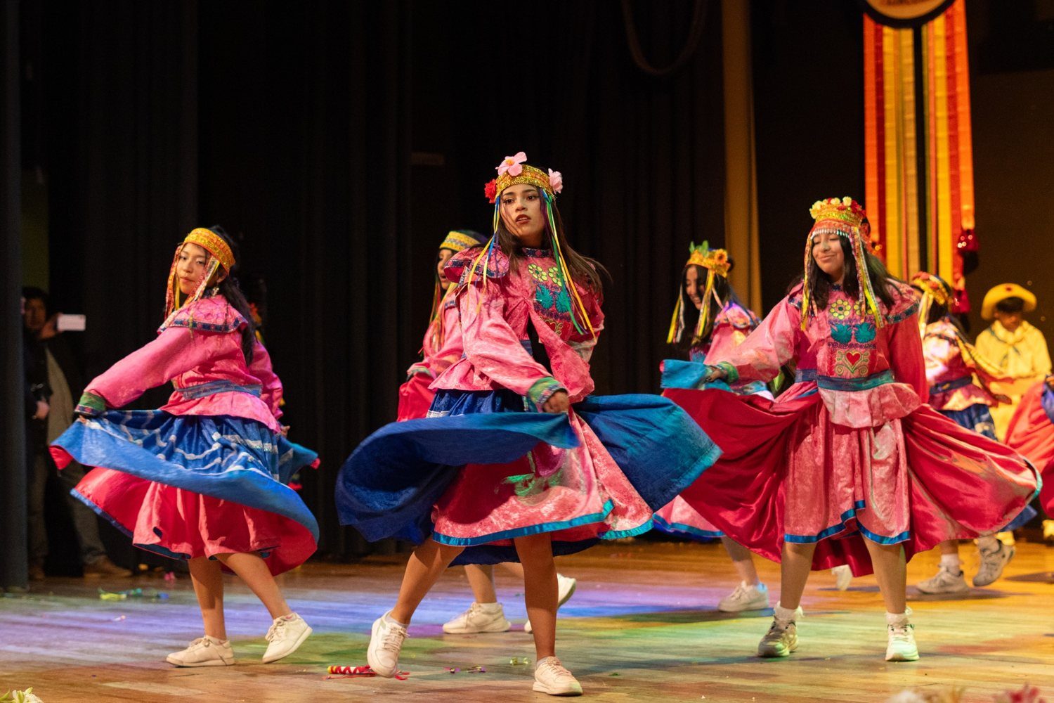 Gala de danzas del Colegio Lincoln